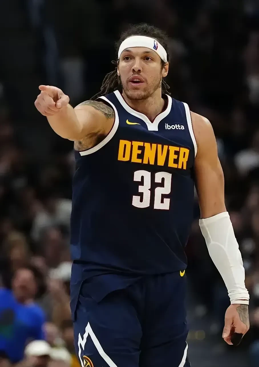 加时末段NBA常规赛传出新动向，瓦伦西亚遗憾出局，管理层表态：气氛紧张，临场指挥获称赞的简单介绍